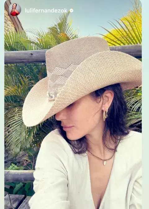 Luli Fernández deslumbra con el accesorio tendencia del verano 2025. Luli Fernández deslumbra con el accesorio tendencia del verano 2025.
