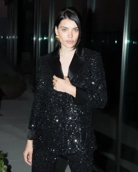 El look con brillos de Eva De Dominici ideal para las fiestas de fin de año.