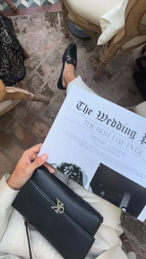 Foto del periódico creado especialmente para la boda de Stephanie Demner y Guido Pella. Foto del periódico creado especialmente para la boda de Stephanie Demner y Guido Pella.