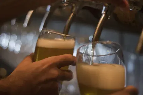 Restaurantes buenos, bonitos y baratos para despedir el año con amigos o compañeros de trabajo. Restaurantes buenos, bonitos y baratos para despedir el año con amigos o compañeros de trabajo.