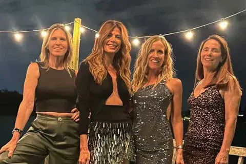 Juliana Awada compartió en sus historias de Instagram un estilismo de noche muy sexy para una salida con amigas Juliana Awada compartió en sus historias de Instagram un estilismo de noche muy sexy para una salida con amigas