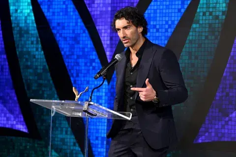 Foto de Justin Baldoni. Foto de Justin Baldoni.