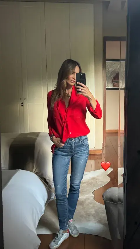 El look de María Vázquez en la Nochebuena de 2024. El look de María Vázquez en la Nochebuena de 2024.