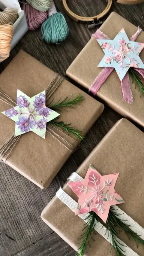 Estrellas bordadas para armar hermosos paquetes de Navidad. Estrellas bordadas para armar hermosos paquetes de Navidad.