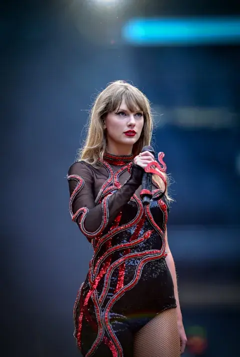 Foto de Taylor Swift con uno de sus looks más amados de The Eras Tour. Foto de Taylor Swift con uno de sus looks más amados de The Eras Tour.