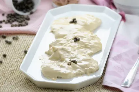 Foto de vitel toné. Foto de vitel toné.