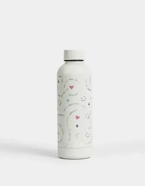 Una botella de agua de todo moda Una botella de agua de todo moda
