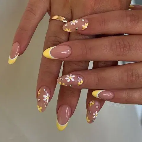 Flower nails Flower nails