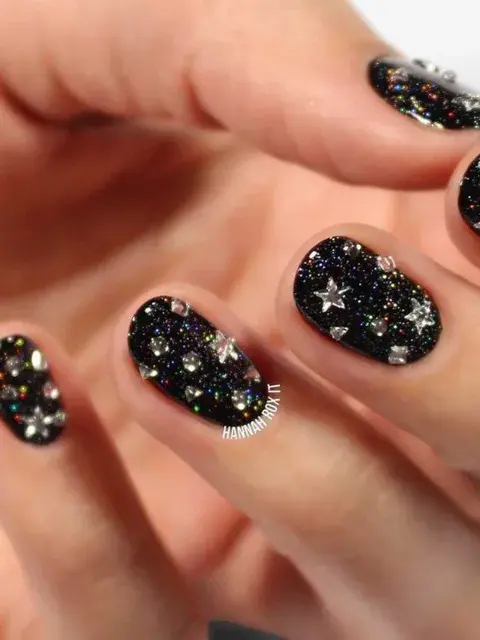 Otra propuesta con un paso más arriba: glitter, perlas y estrellas Otra propuesta con un paso más arriba: glitter, perlas y estrellas