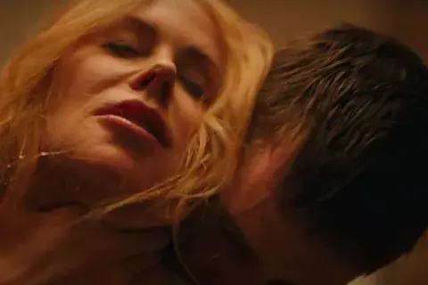 Romy, enamorada de su marido, no logra llegar al orgasmo con él. Con su amante sí. Romy, enamorada de su marido, no logra llegar al orgasmo con él. Con su amante sí.