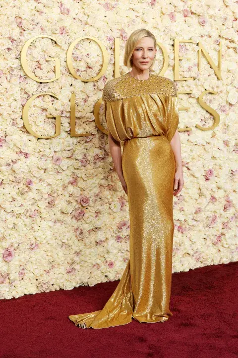 Cate Blanchett en la alfombra roja de los Golden Globes 2025, luciendo un vestido de Louis Vuitton. Cate Blanchett en la alfombra roja de los Golden Globes 2025, luciendo un vestido de Louis Vuitton.
