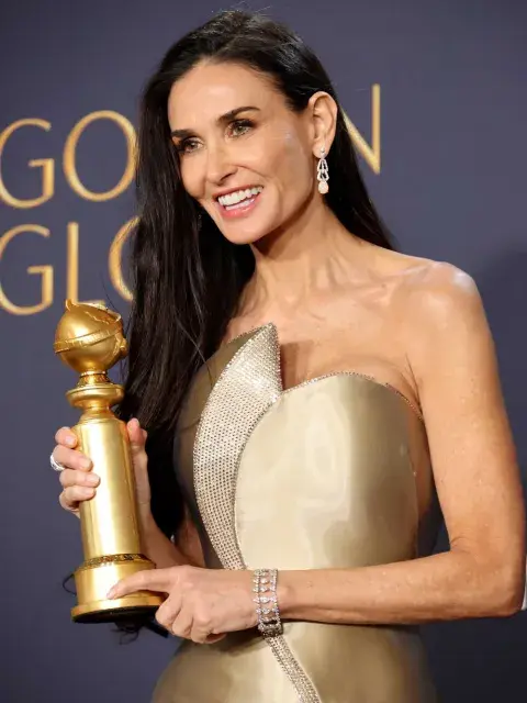 Por otro lado, la actriz también tuvo unas sentidas palabras para Margaret Qualley, por ser “su otra mitad” Por otro lado, la actriz también tuvo unas sentidas palabras para Margaret Qualley, por ser “su otra mitad”