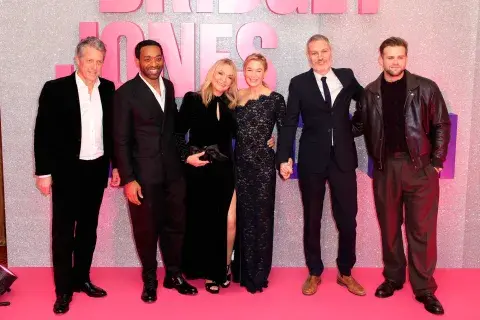 El elenco de Bridget Jones: Loca por él, en Francia. El elenco de Bridget Jones: Loca por él, en Francia.
