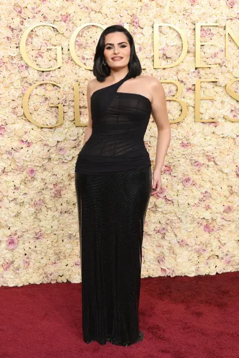 Nava Mau, estrella de Bebé reno, en la alfombra roja de los Golden Globes 2025. Nava Mau, estrella de Bebé reno, en la alfombra roja de los Golden Globes 2025.