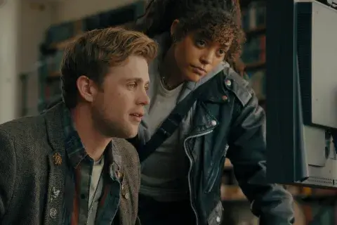 Leo Woodall y Quintessa Swindell son los protagonistas de Prime Target. Leo Woodall y Quintessa Swindell son los protagonistas de Prime Target.
