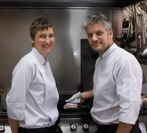 Martín Varela Moyano y Nancy Sittmann, chefs del lugar. Martín Varela Moyano y Nancy Sittmann, chefs del lugar.