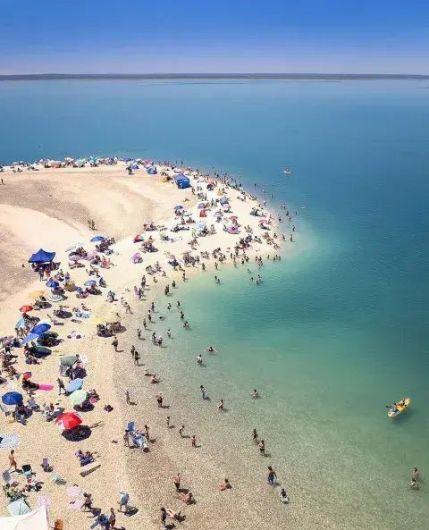 Se llama Punta Perdices y es uno de los destinos poco conocidos, pero que augura unas vacaciones verdaderamente soñadas en donde las aguas son cálidas y cristalinas Se llama Punta Perdices y es uno de los destinos poco conocidos, pero que augura unas vacaciones verdaderamente soñadas en donde las aguas son cálidas y cristalinas