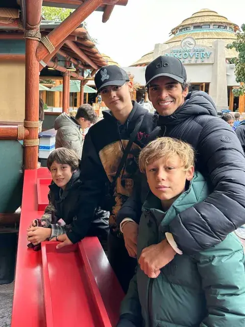 Pampita Ardohain viajó a Estados Unidos con sus hijos y su familia para disfrutar de unas merecidas vacaciones. Pampita Ardohain viajó a Estados Unidos con sus hijos y su familia para disfrutar de unas merecidas vacaciones.