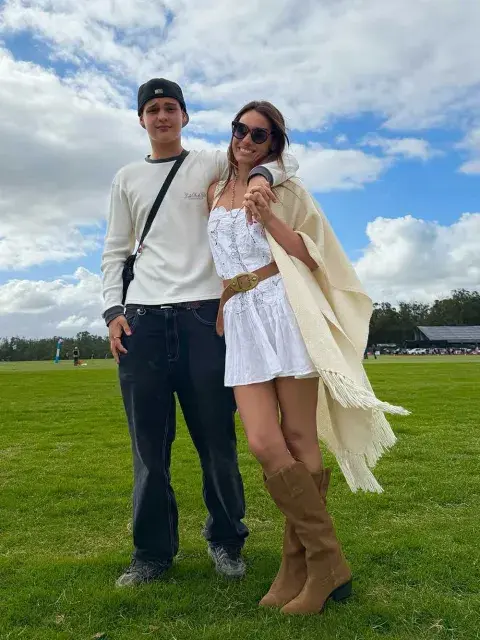 Pampita Ardohain se fotografió juntop a Bautista, su hijo mayor Pampita Ardohain se fotografió juntop a Bautista, su hijo mayor