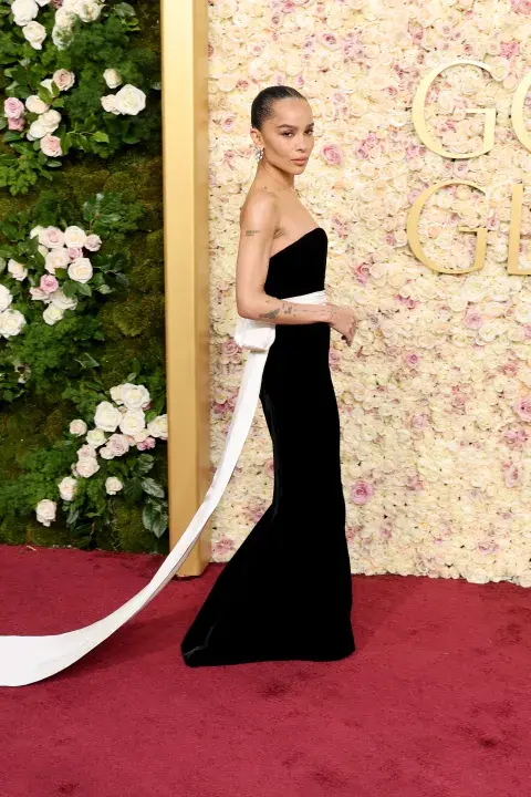 Zoë Kravitz en la alfombra roja de los Golden Globes 2025. Zoë Kravitz en la alfombra roja de los Golden Globes 2025.