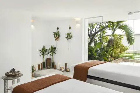 Una sala de relax con vista al mar. Una sala de relax con vista al mar.