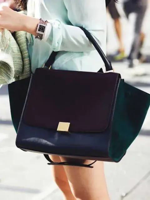 Por otro lado, no quedan atrás detalles que suman como las tachas, las argollas, trenzados en cuero o mismo en gamuza, apliques trabajados y con volumen, y accesorios en dorado o plateado Por otro lado, no quedan atrás detalles que suman como las tachas, las argollas, trenzados en cuero o mismo en gamuza, apliques trabajados y con volumen, y accesorios en dorado o plateado