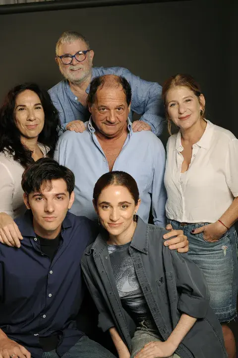 Julio Chávez y el elenco de "La ballena". Julio Chávez y el elenco de "La ballena".