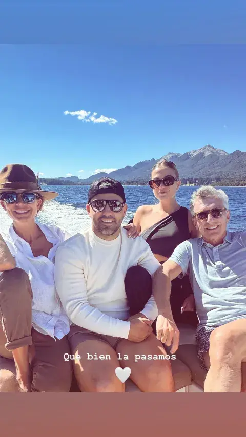 Juliana Awada, Kun Agüero, Sofía Calzetti y Mauricio Macri en el sur argentino. Juliana Awada, Kun Agüero, Sofía Calzetti y Mauricio Macri en el sur argentino.