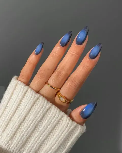 Uñas azules 