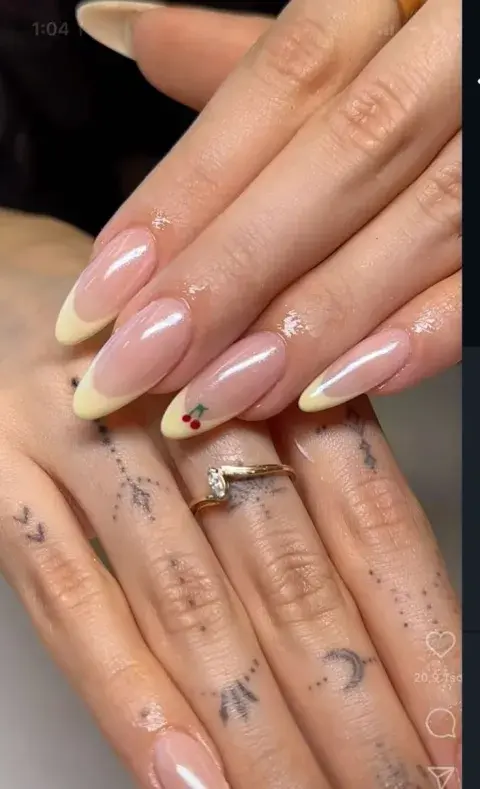 pearl_nails_1.jpg