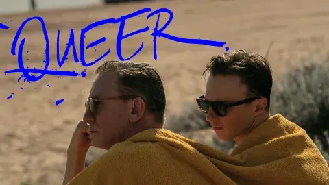 Foto de la película Queer. Foto de la película Queer.