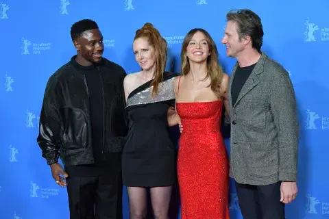 Marchant Davis, directora Tina Satter, Sydney Sweeney y Josh Hamilton en la premiere de Reality en Berlín. Marchant Davis, directora Tina Satter, Sydney Sweeney y Josh Hamilton en la premiere de Reality en Berlín.