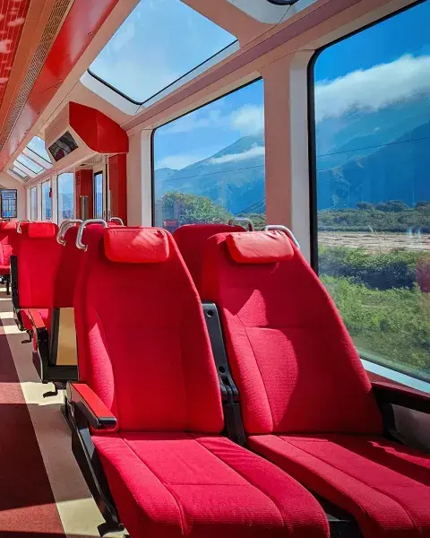 Así es por dentro el Tren solar de Jujuy. Así es por dentro el Tren solar de Jujuy.