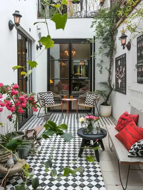 Los espacios interiores y exteriores se difuminan y los livings se fusionan con los balcones y terrazas exteriores Los espacios interiores y exteriores se difuminan y los livings se fusionan con los balcones y terrazas exteriores