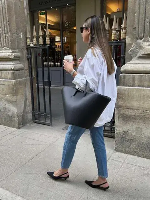 Las slingbacks se llevan con camisas y jeans Las slingbacks se llevan con camisas y jeans