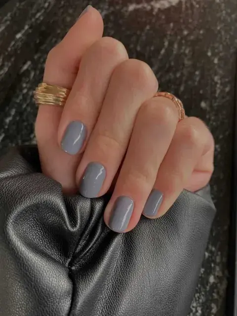 Si hablamos de colores clásicos, el gris es uno de ellos. Ideal para cualquier momento del día Si hablamos de colores clásicos, el gris es uno de ellos. Ideal para cualquier momento del día