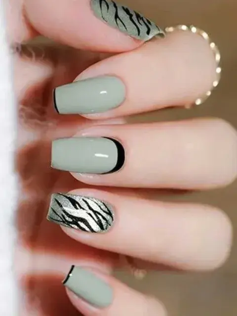 Con tonos pasteles, pero con un toque con glitter y brillos Con tonos pasteles, pero con un toque con glitter y brillos