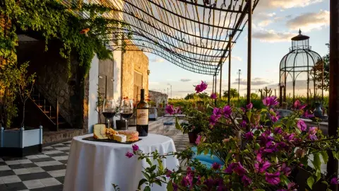  Narbona Wine Lodge