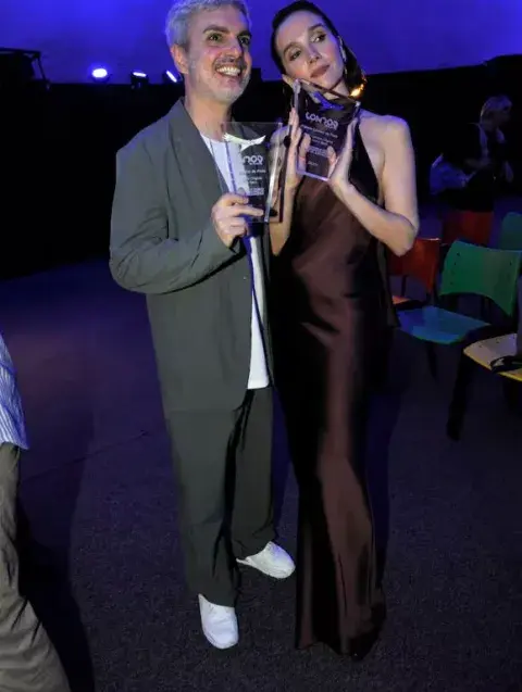 Naalia Oreiro y Ale Sergi en la entrega de los Premios Cóndor de Plata Naalia Oreiro y Ale Sergi en la entrega de los Premios Cóndor de Plata