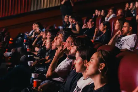 Público en una sala de cine. Público en una sala de cine.