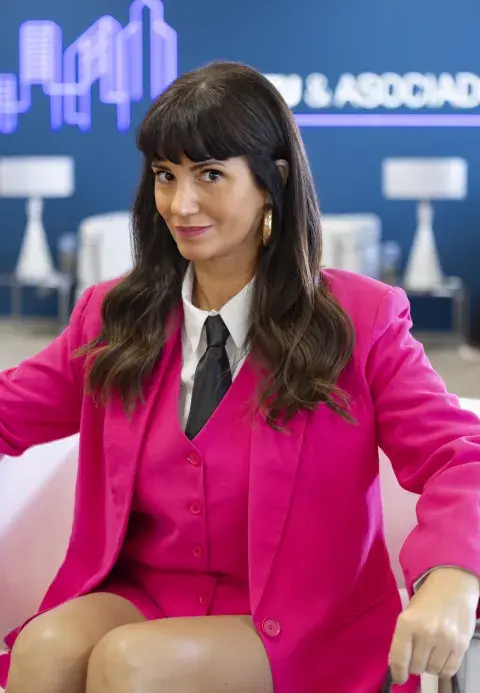 Griselda Siciliani en la temporada 1 de Envidiosa. Griselda Siciliani en la temporada 1 de Envidiosa.