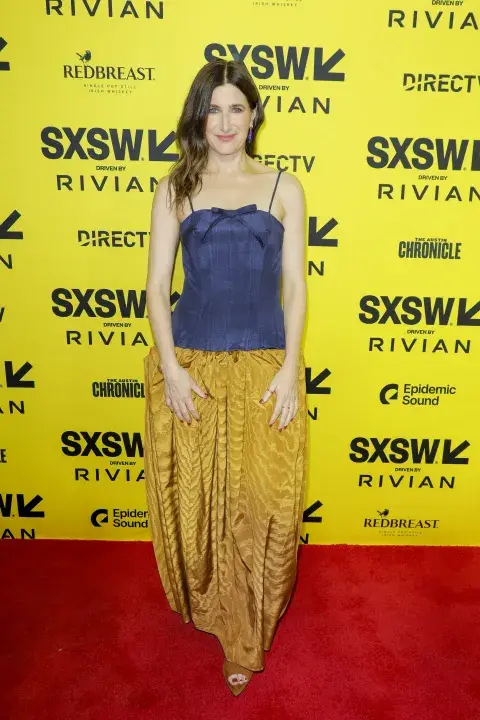 Kathryn Hahn en la alfombra roja del Festival de Cine SXSW 2025. Kathryn Hahn en la alfombra roja del Festival de Cine SXSW 2025.