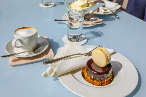 cafe con postre cafe con postre