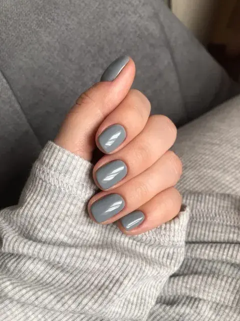 Uñas en color gris