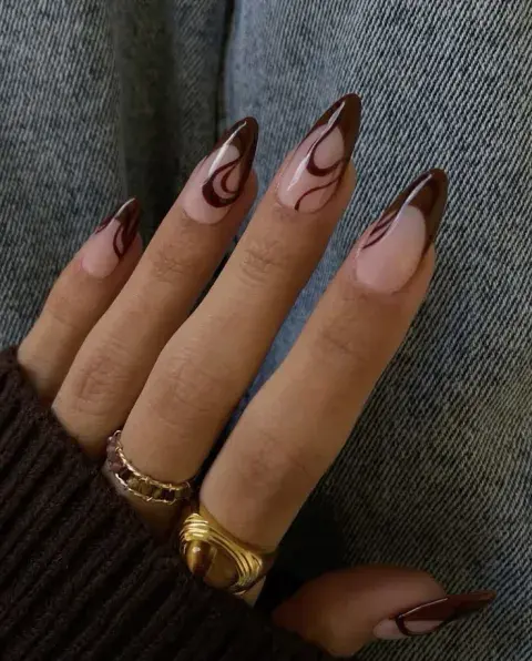 Uñas en color bordó