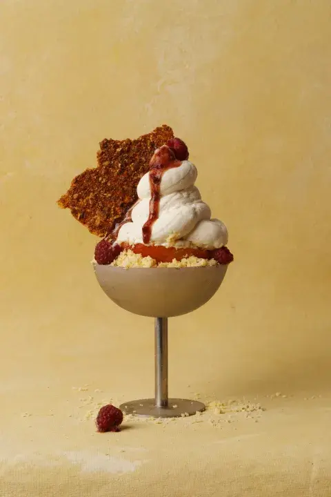 Hay muchas maneras de apreciar mejor el helado, y para eso necesitamos conocerlo mejor. Hay muchas maneras de apreciar mejor el helado, y para eso necesitamos conocerlo mejor.