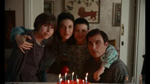 Familia es un thriller dirigido por Francesco Costabile y representado por: Tecla Insolia; Francesco Di Leva; Barbara Ronchi