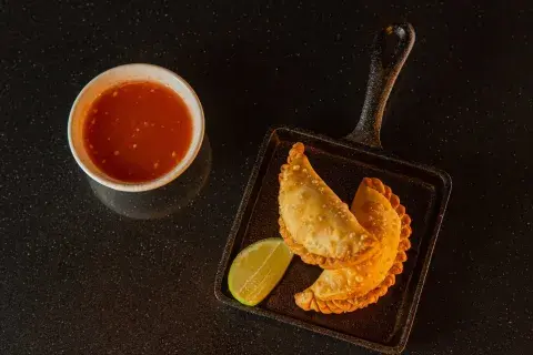 1743542713339-punto-mona-empanada-de-langostinos-1.jpg 1743542713339-punto-mona-empanada-de-langostinos-1.jpg