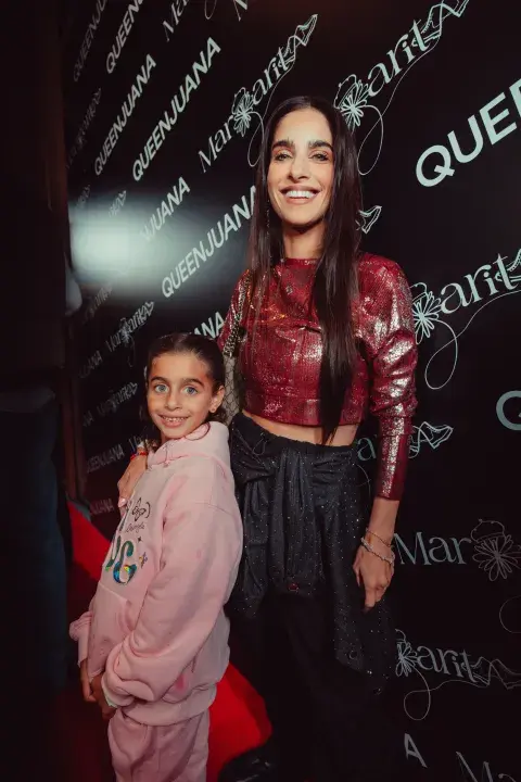 Gabriela Sari y su hija no se perdieron la gran presentación. 