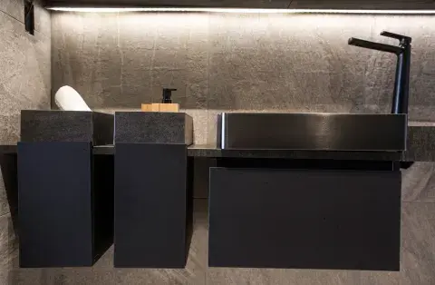 La bacha de Concepto Design aprovecha bien el espacio y traza líneas netas..